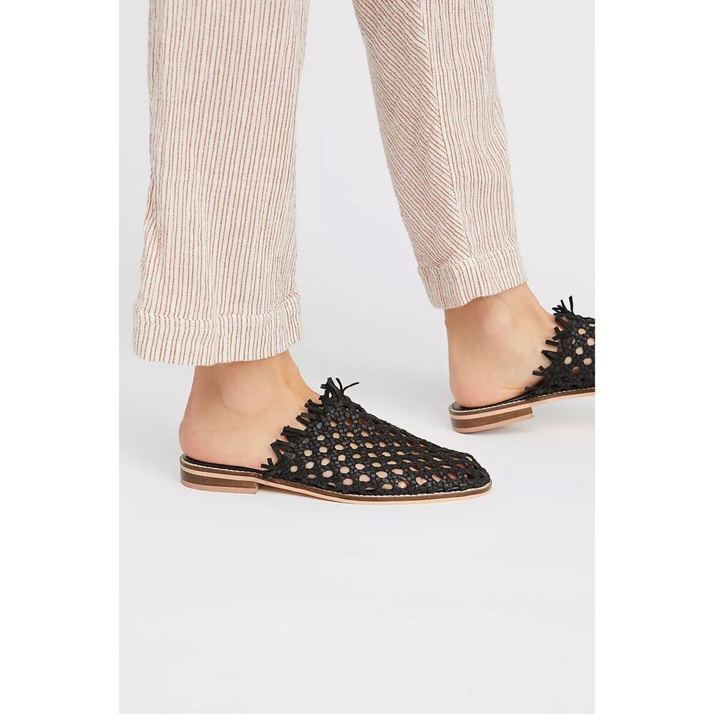 ✨Free People Mirage Woven Black Sz 39 Flats✨